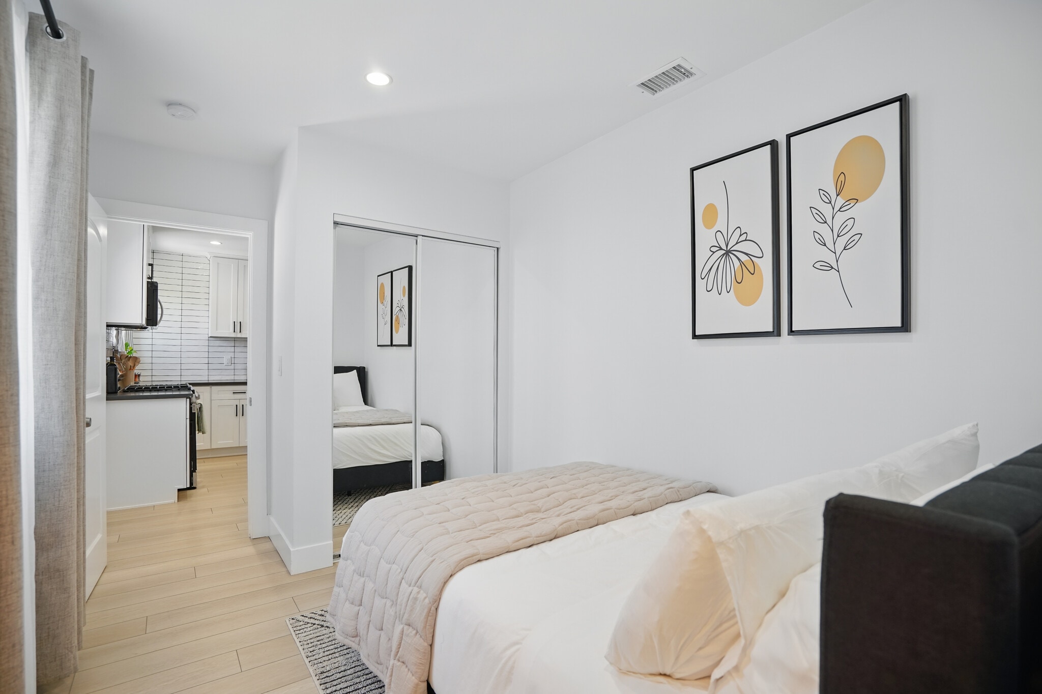 Building Photo - 6702 Saint Clair Ave