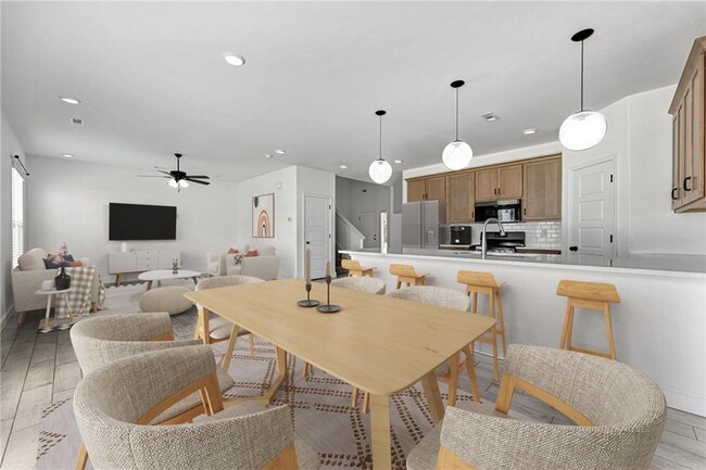 Building Photo - 2090 Wildflower Dr