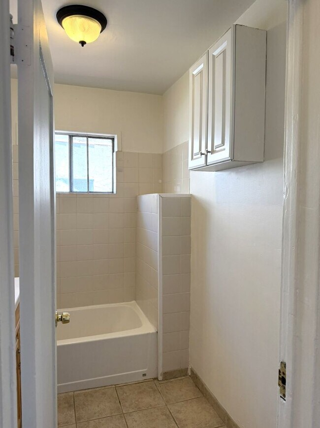 Building Photo - 469