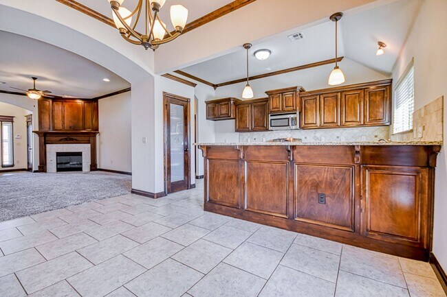 Building Photo - Beautiful home in desired Williamson Farms!