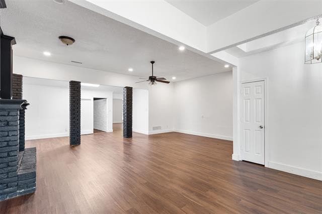 Building Photo - 3005 Club Hill Dr