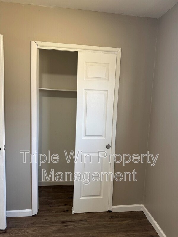 Building Photo - 1630 Kay Dr