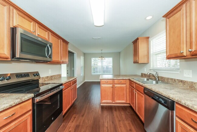 Building Photo - 845 Maricopa Dr