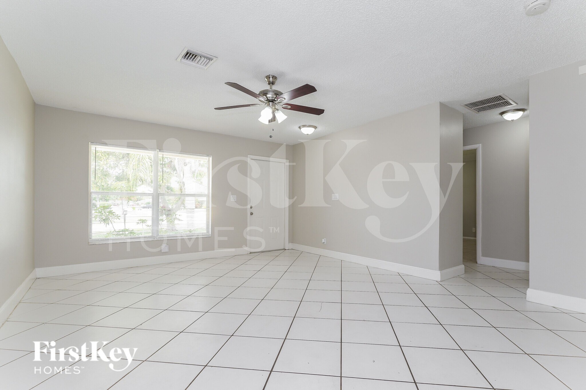 Building Photo - 6129 Moonbeam Dr