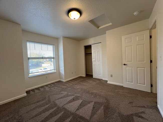 Building Photo - 1598 Railroad Dr