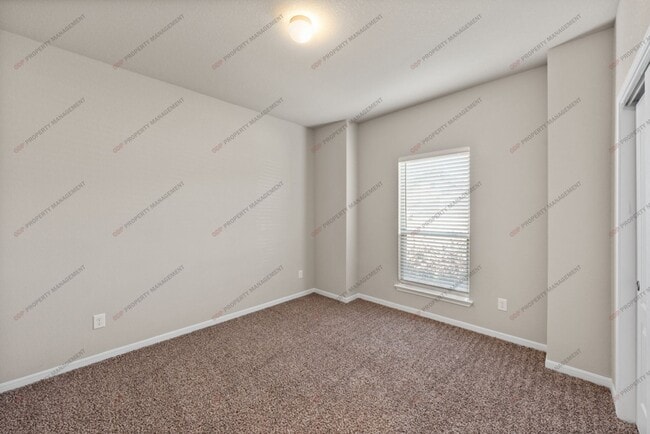 Building Photo - 10217 Eaglefire Dr