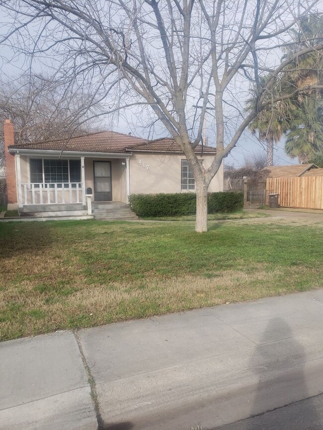 Building Photo - Charming Single Family Home