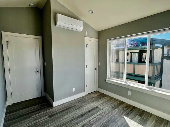 Building Photo - 620 Columbia St