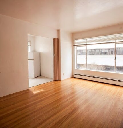 Interior Photo - 2250 Buchanan