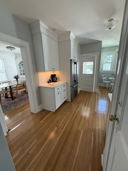 Building Photo - 1804 Storrs Ave