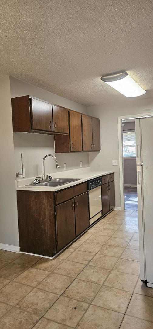 Building Photo - A - Ridgewood