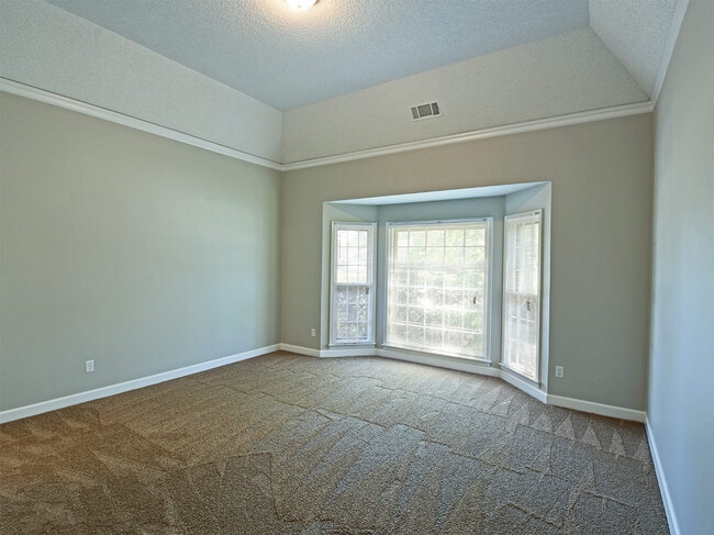 Building Photo - 3 Bedroom with Bonus, 2.5 Bathroom Near Lo...