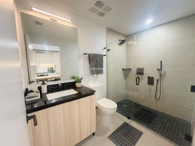 Building Photo - 225 N Miami Ave