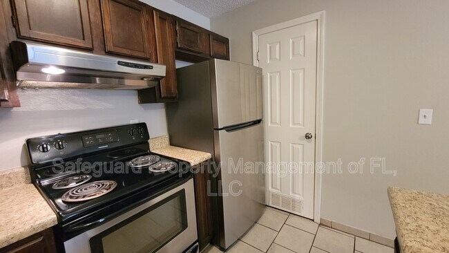 Building Photo - 6332 W Fairfield Dr