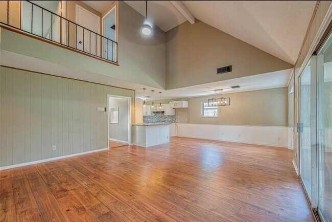 Building Photo - 10902 Sagevale Ln