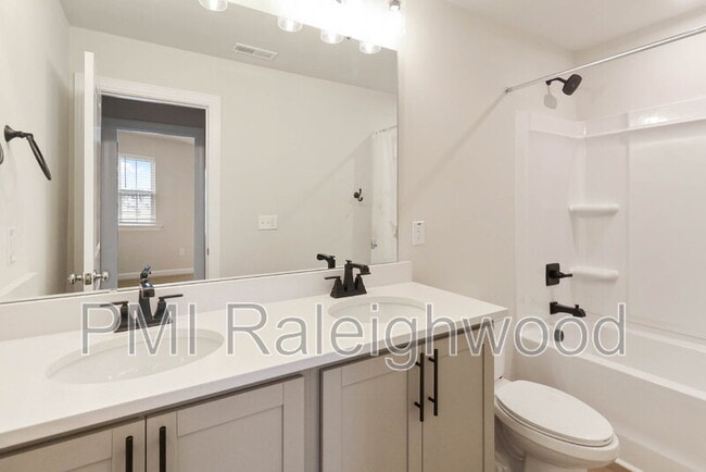 Building Photo - 521 Brittany Ct