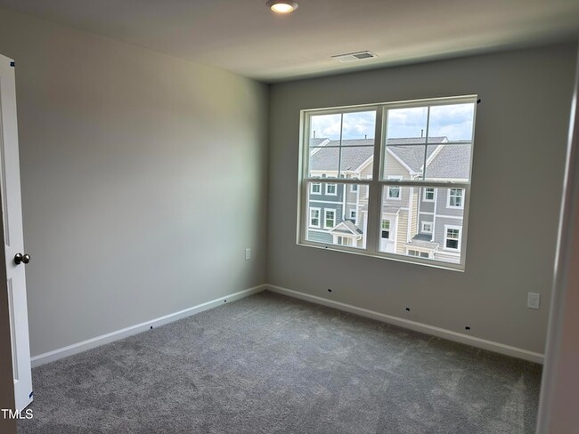 Building Photo - 603 Gimari Dr