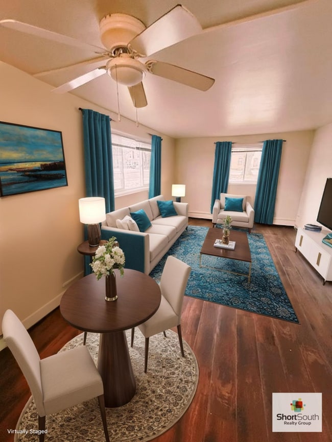 Building Photo - Updated 2 bed 1 bath lower apartment in Wyoming