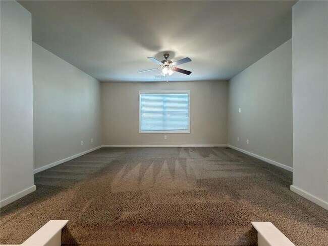 Building Photo - 2886 Cove View Ct SE