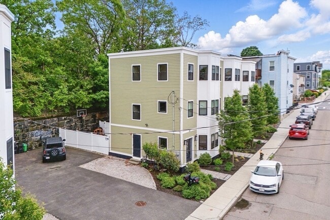 Building Photo - 54 Robey St