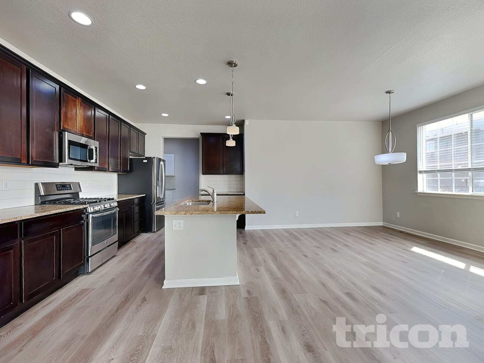 Building Photo - 19760 E 61st Dr