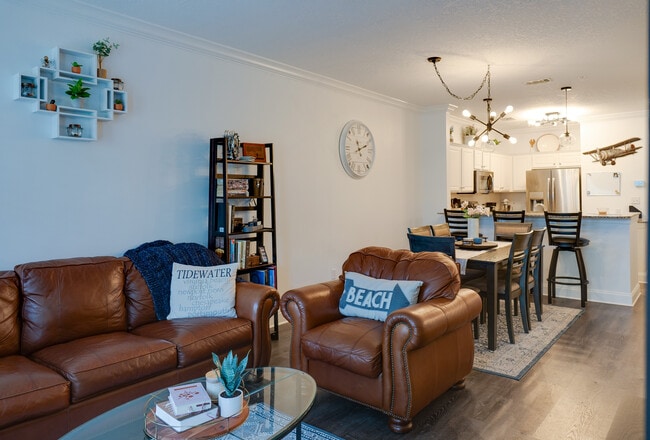 Building Photo - 159 Brooks St SE