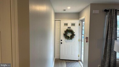 Building Photo - 401 Ferris Ln
