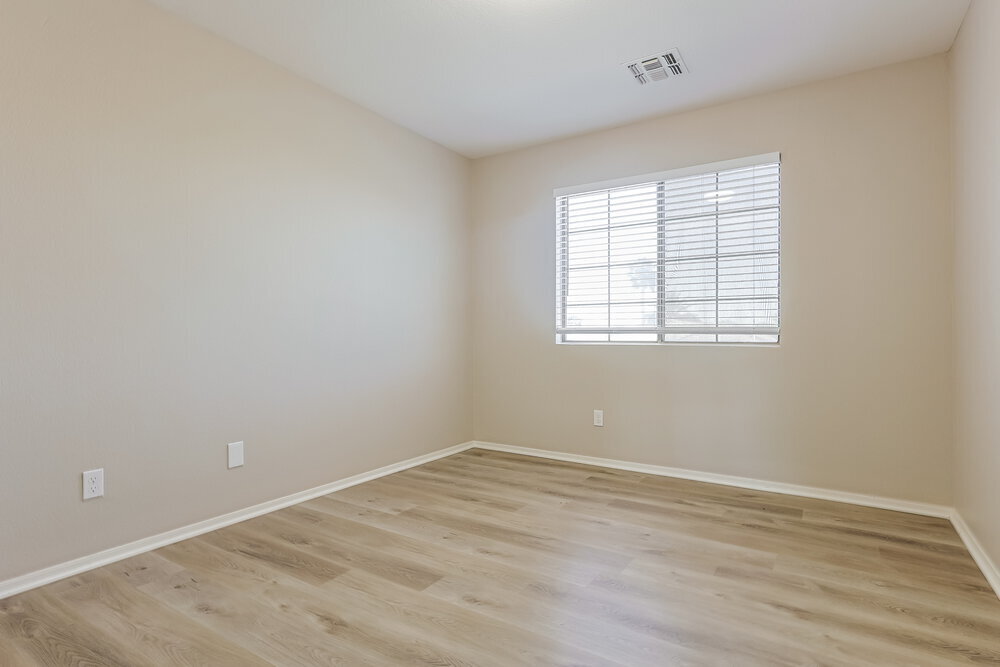 Building Photo - 10914 E Wier Ave