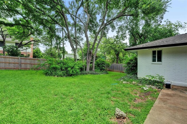 Building Photo - 8001 Ceberry Dr