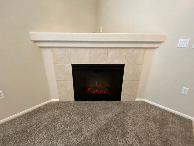 Building Photo - 2 BED / 2 BATH CONDO ON HORIZON RIDGE