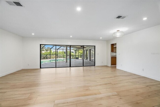 Building Photo - 5 Cache Cay Dr