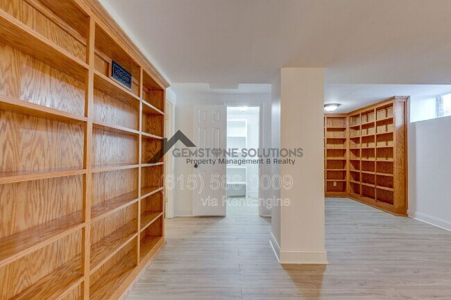 Building Photo - 502 32nd Ave S