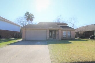 Building Photo - 4611 Silver Fox Dr