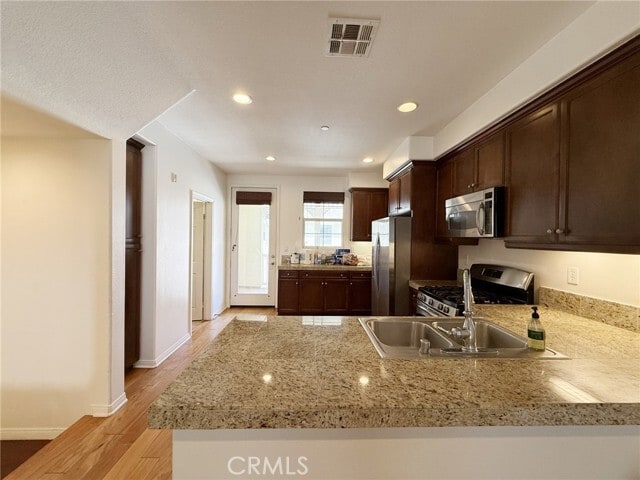 Building Photo - 424 Silk Tree