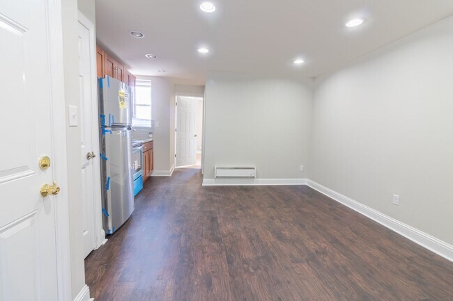 Building Photo - 104 N 60th St
