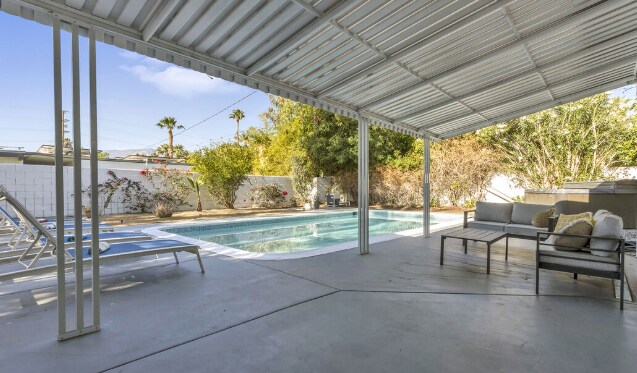 Building Photo - 547 N Farrell Dr
