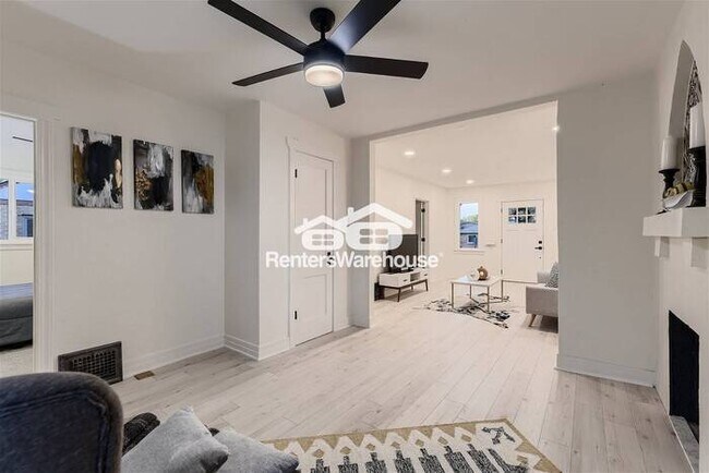 Building Photo - 12-17 MONTH LEASE! Available 7/14! Light A...