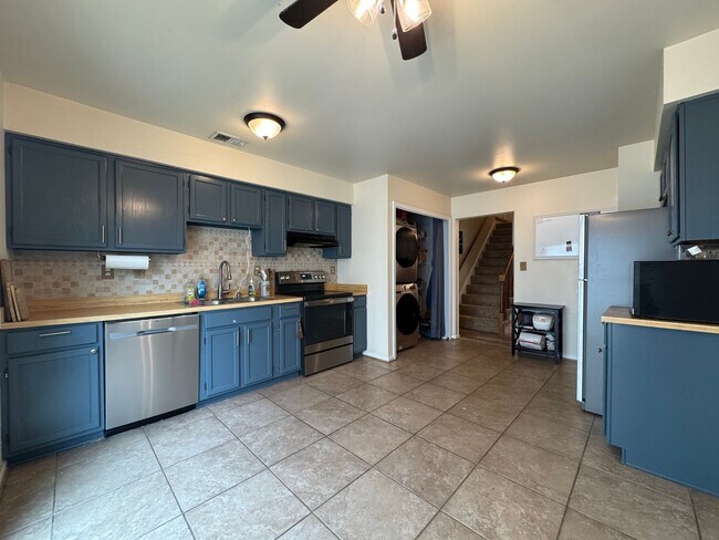 Building Photo - Well Maintained Single-Family Home in FC School District