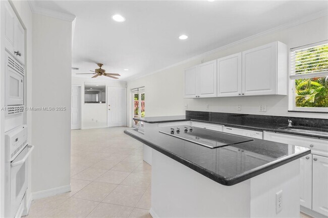 Building Photo - 6525 Southwest 55th Terrace