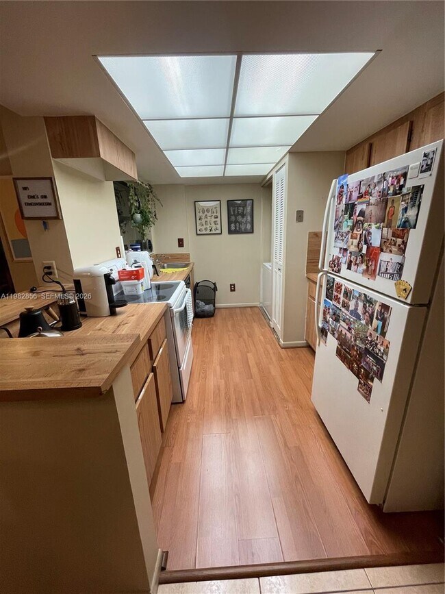 Building Photo - 6800 Cypress Rd