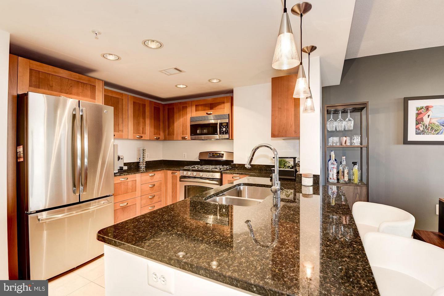 Building Photo - 2451 Midtown Ave