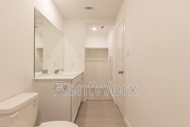 Building Photo - 6749 Marble Rdg