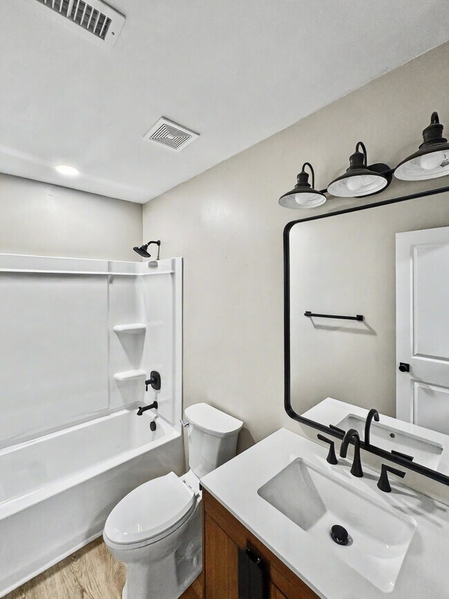 Building Photo - Yacht Cove Condo
