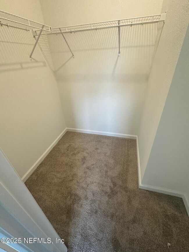 Building Photo - 483 Cherry Elm Dr