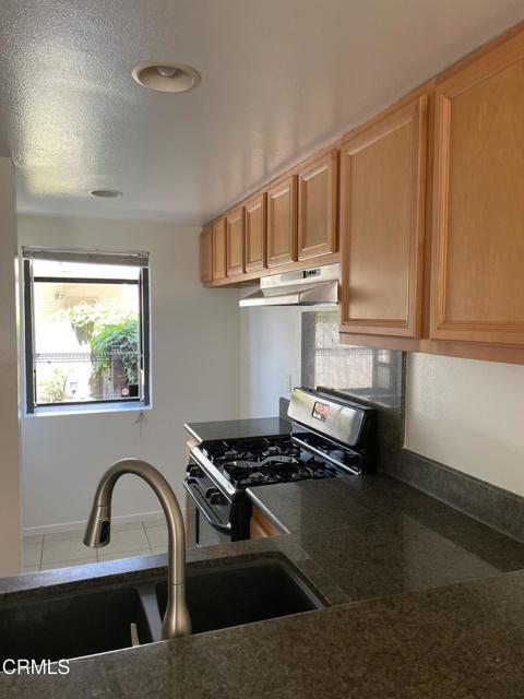 Building Photo - 2455 Bayshore Ave