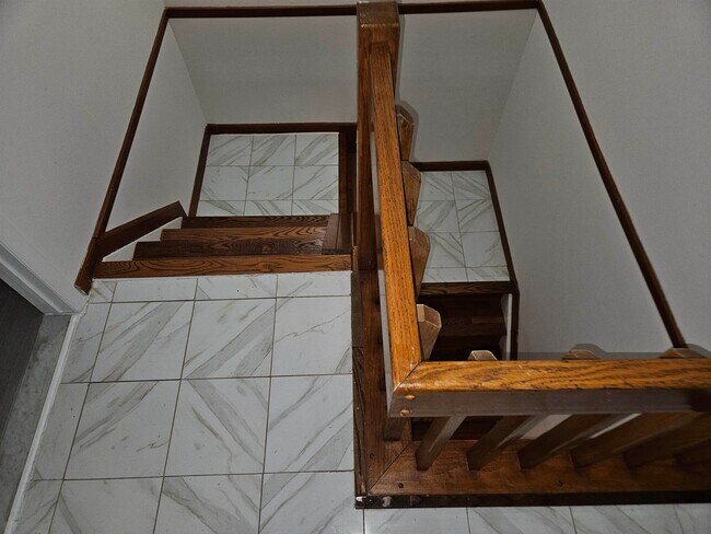 Building Photo - 806 Spinnaker Ct