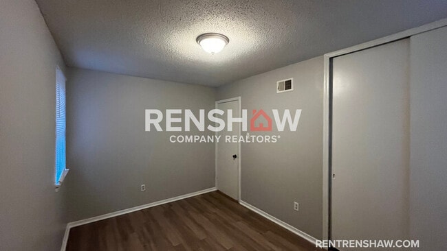 Building Photo - 3666 Bluff Wood Dr