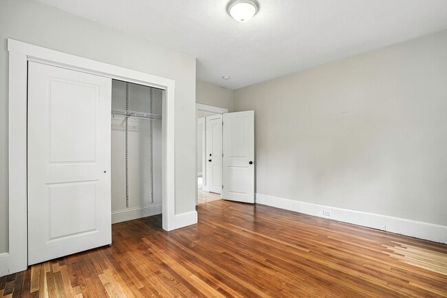 Building Photo - ***Please Respond Directly to the Online L...