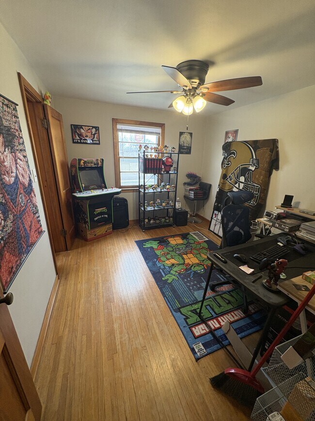 Building Photo - 2109 Main St