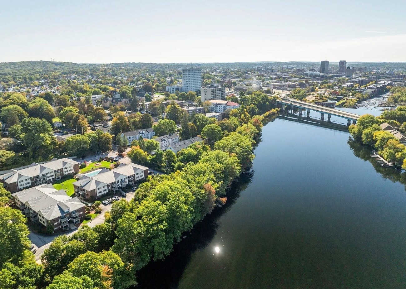 Building Photo - 35 Andrew St